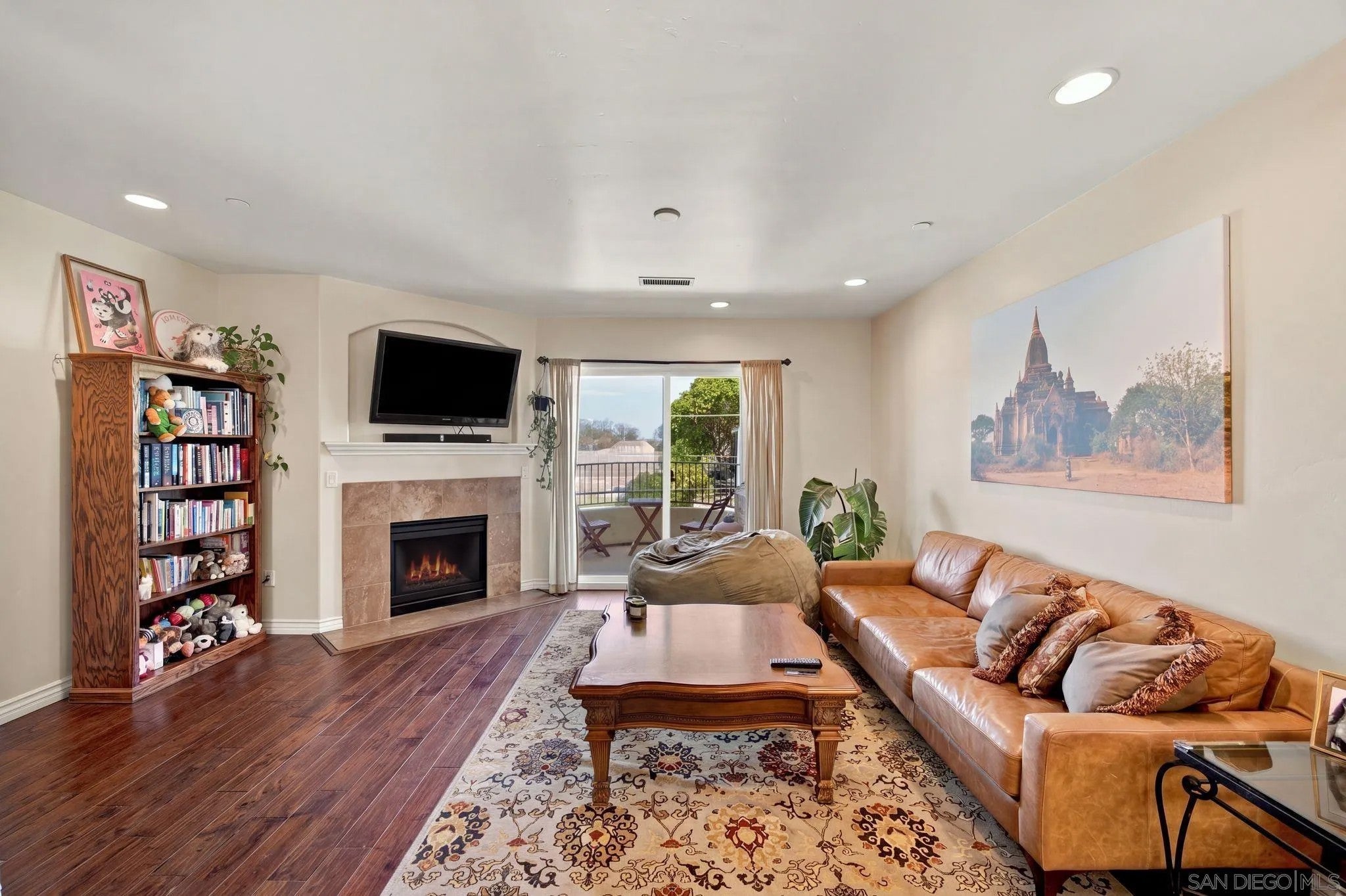 4063 Lamont Street