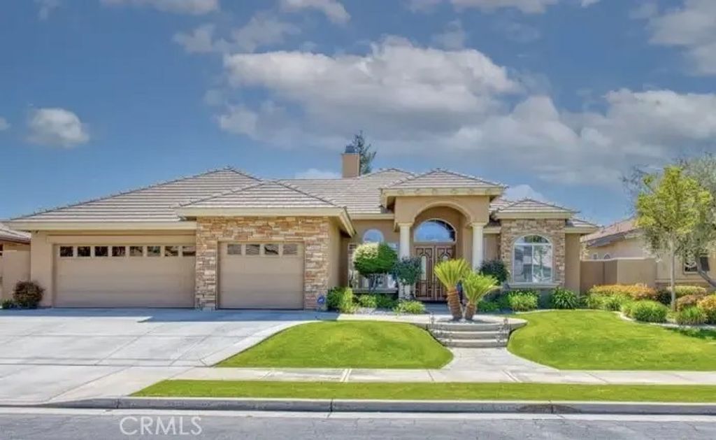Photo of 9905 Lightner Way, Bakersfield, CA 93311 (MLS # CV25271120)