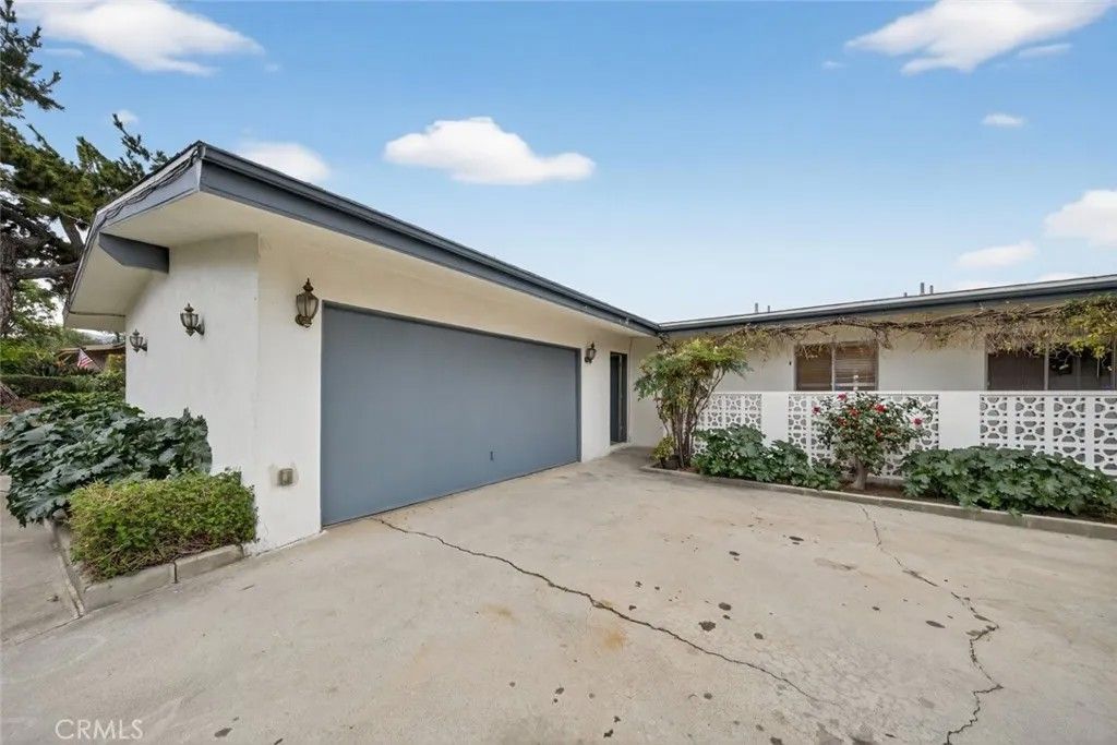 Photo of 10346 Siesta Drive, Sunland, CA 91040 (MLS # GD26054327)