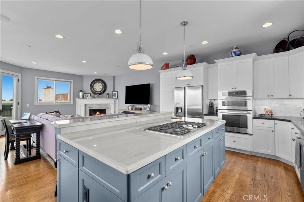 614 Manhattan Beach Boulevard