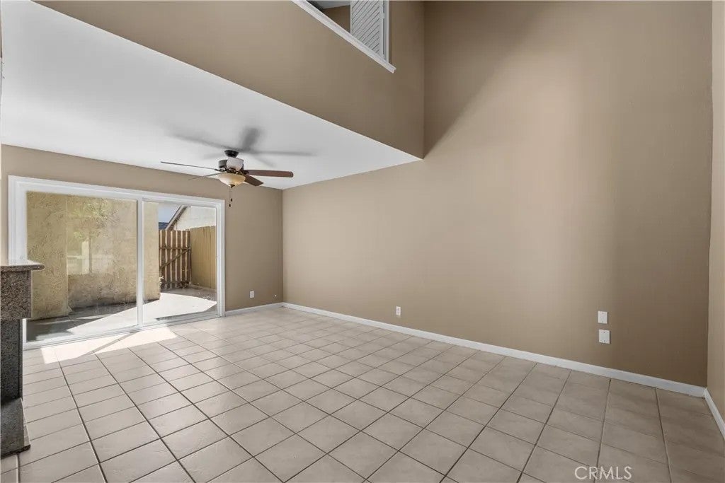 1974 E Lynwood Drive 2B