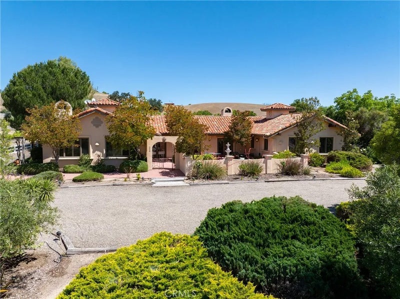 7568 Creston