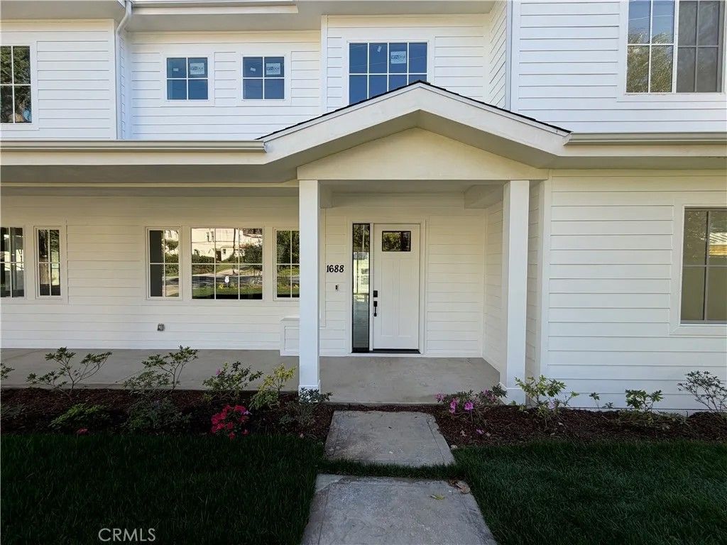 Photo of 1688 E Mendocino St, Altadena, CA 91001 (MLS # MB26033490)