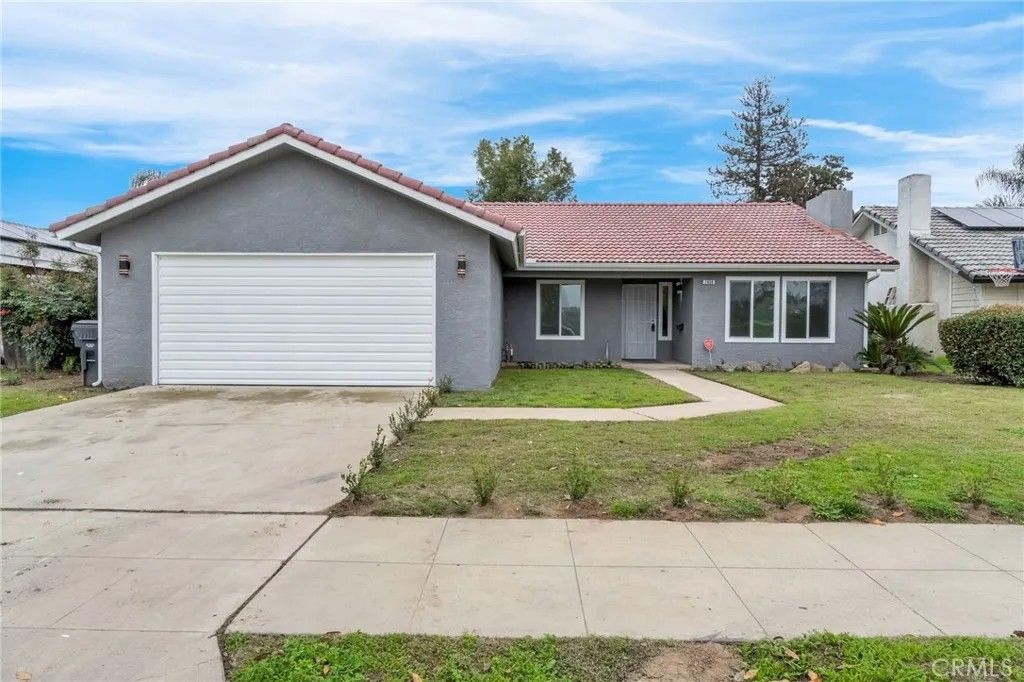 Photo of 2808 Riverview Dr, Madera, CA 93637 (MLS # FR25277449)