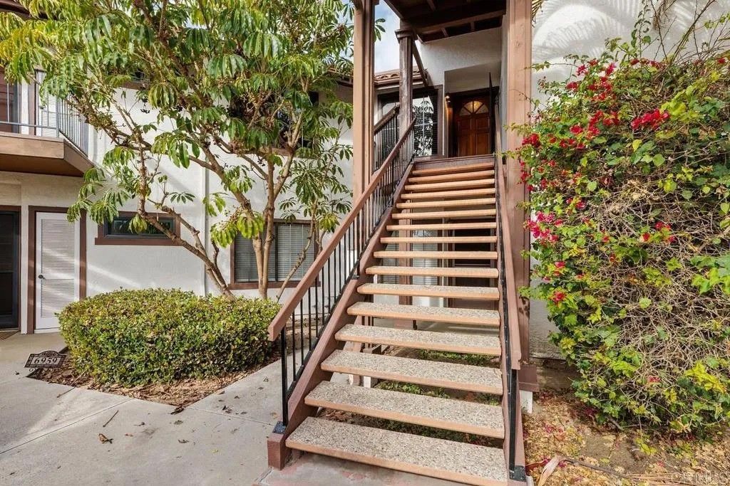 Photo of 6933 Sandpiper Place, Carlsbad, CA 92009 (MLS # NDP2509788)
