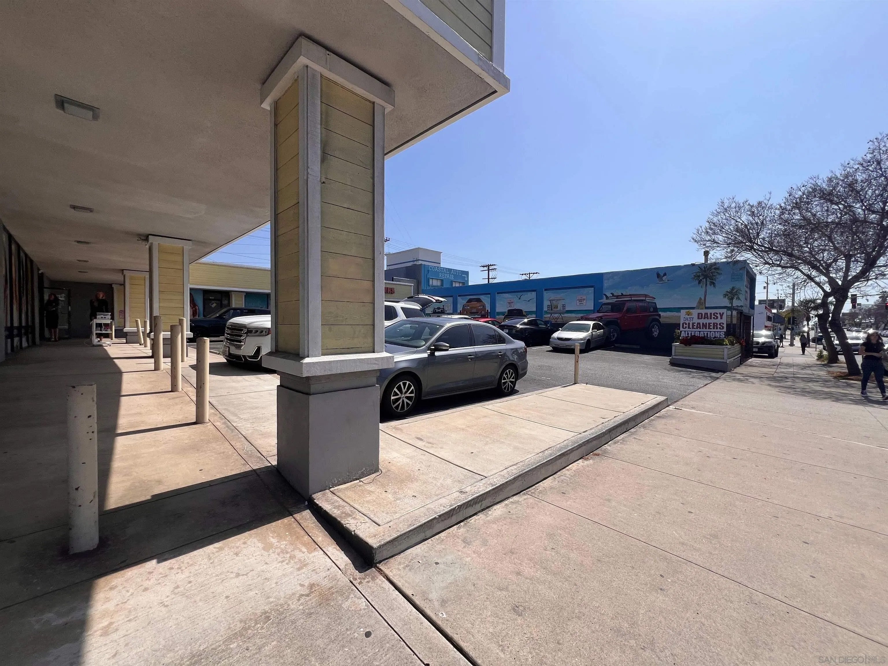 1631-37 Garnet Avenue