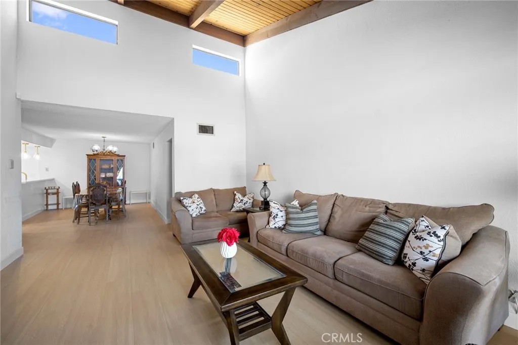 465 Ivy Street 305