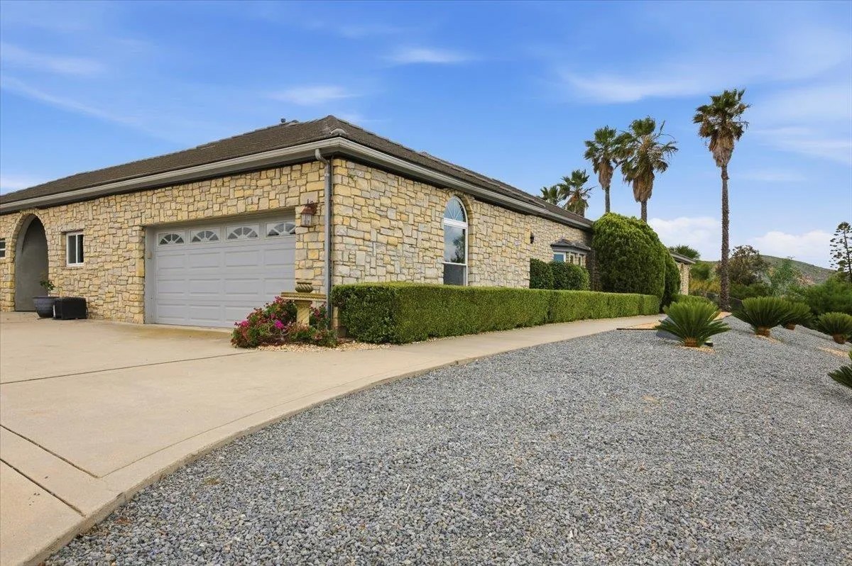10015 El Capitan Real Rd