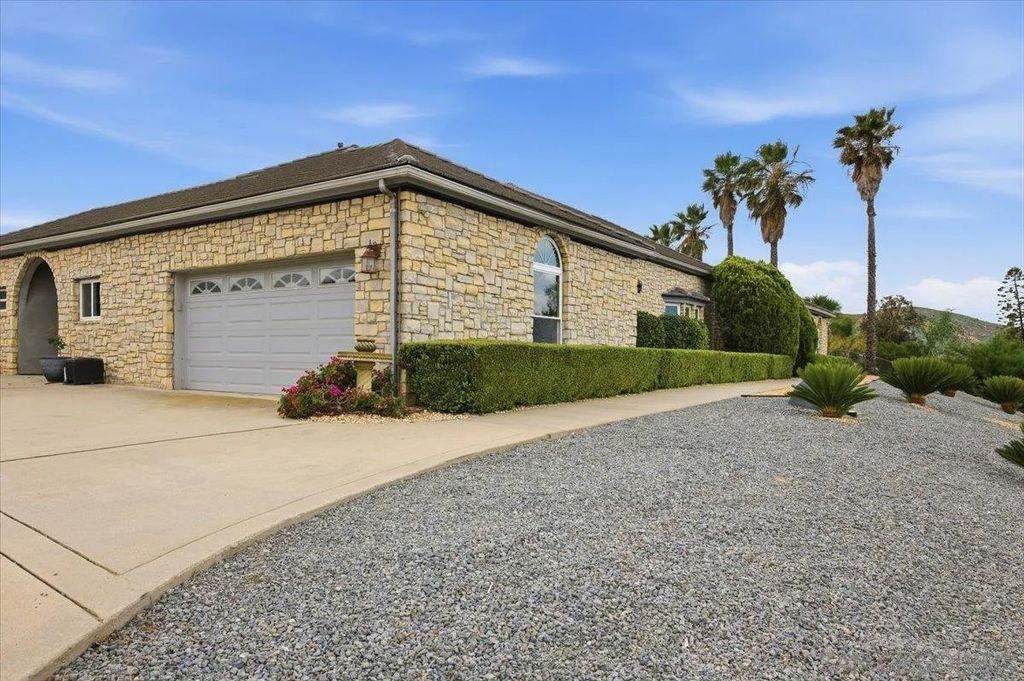 Photo of 10015 El Capitan Real Rd, El Cajon, CA 92021 (MLS # 260012893)