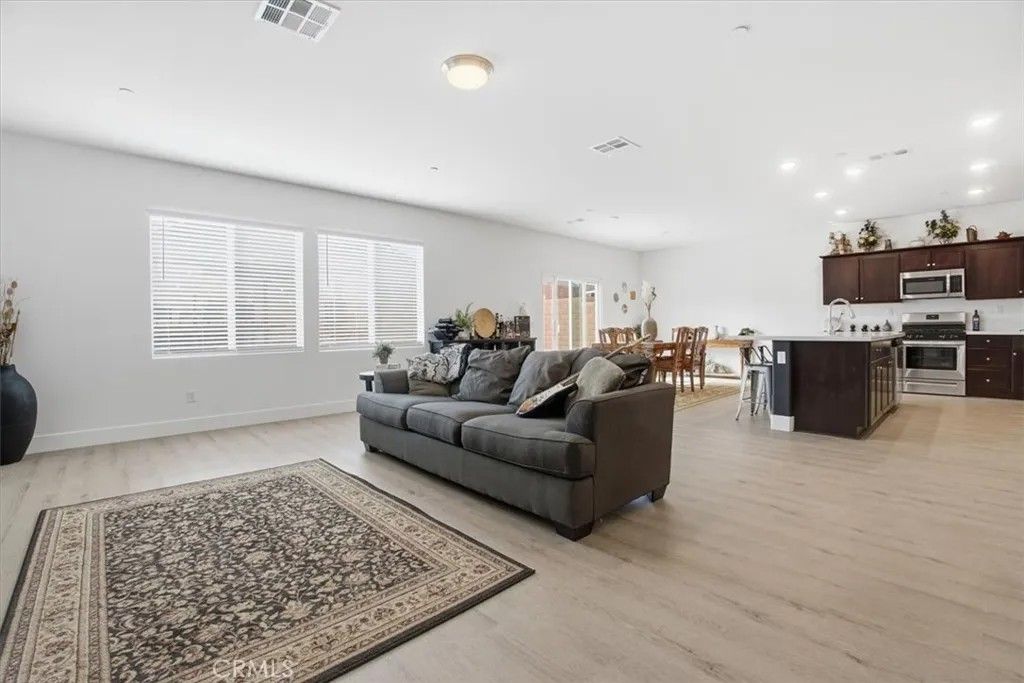 Photo of 14219 Fir St, Oak Hills, CA 92344 (MLS # IV26030804)