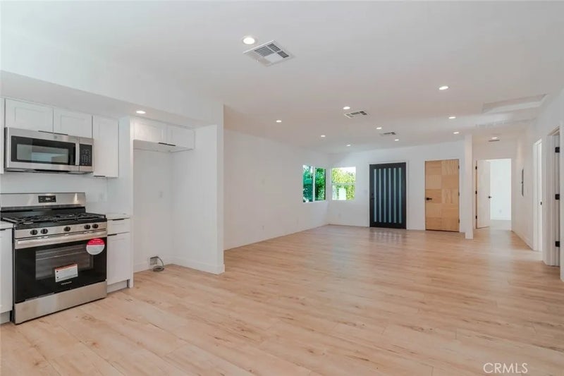 6837 Yolanda Avenue