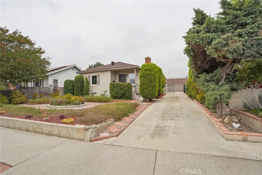 3227 E Del Mar Boulevard