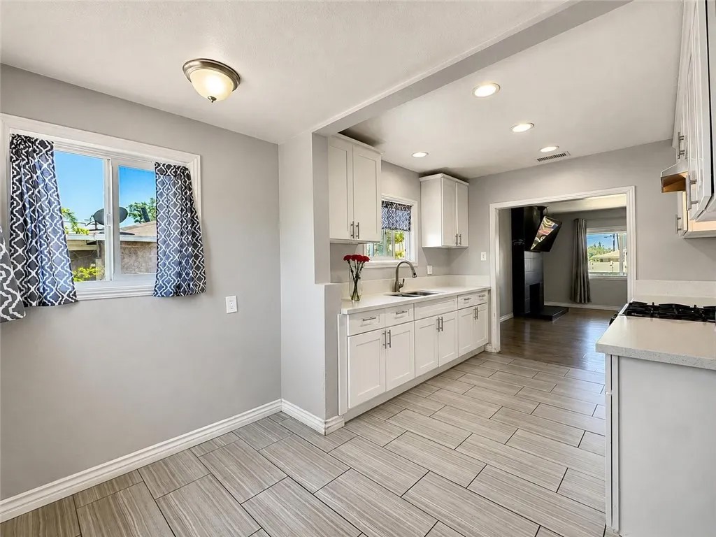 8201 Madrona