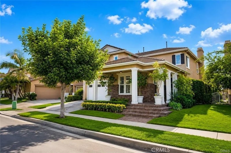 646 Oak Tree Street