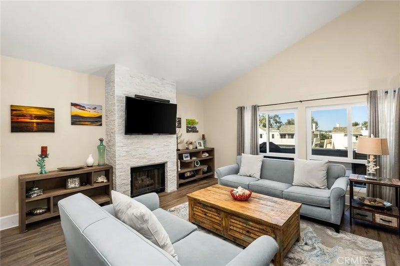 24114 Paseo Corona