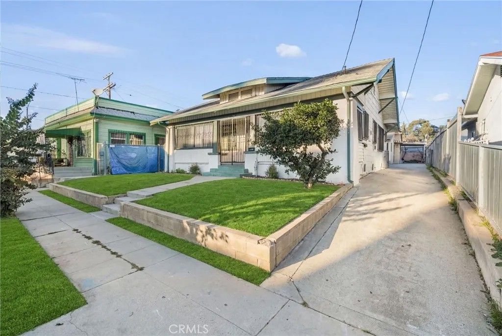 Photo of 3507 Sabina St, Los Angeles, CA 90023 (MLS # SR26016278)