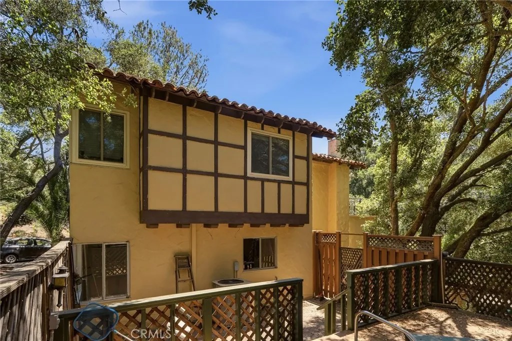736 Crater Oak Drive