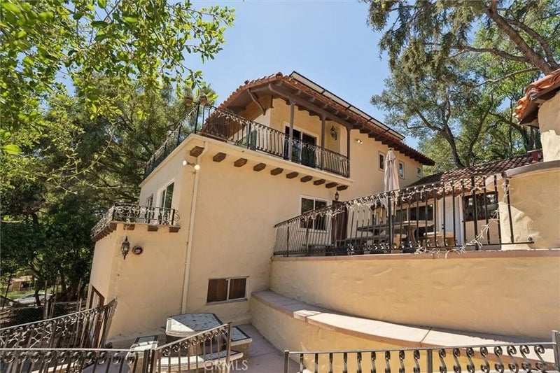 736 Crater Oak Drive