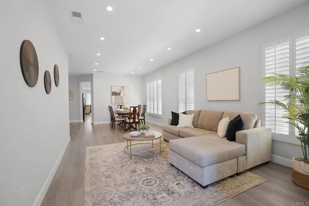 1274 W Vaquero Ct