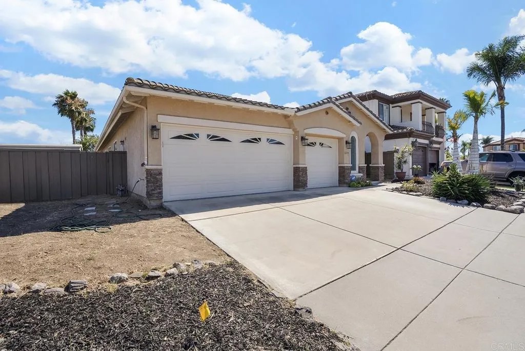 1274 W Vaquero Ct