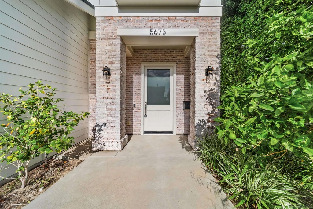 Photo of 5673 Linda Rosa Ave, La Jolla, CA 92037 (MLS # 260022904)