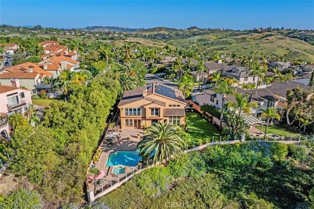 Photo of 2 Salermo, Laguna Niguel, CA 92677 (MLS # OC26057260)