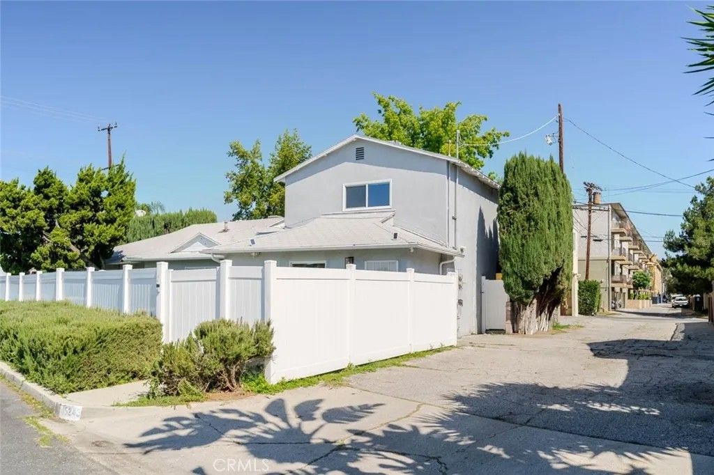 Photo of 15245 Valleyheart Drive #1, Sherman Oaks, CA 91403 (MLS # SR26082085)