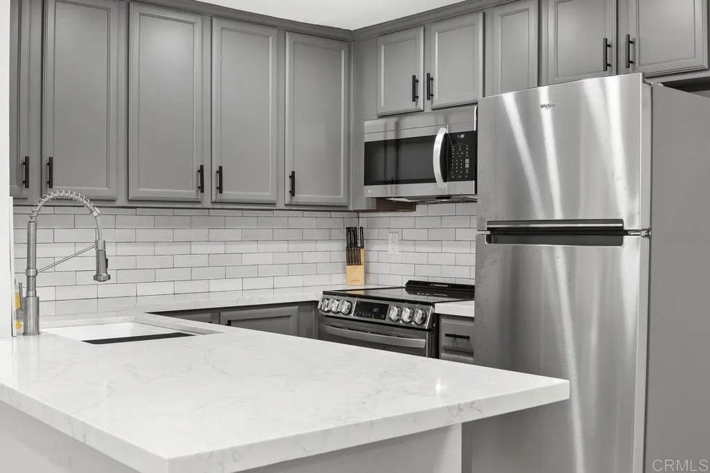 Photo of 432 Edgehill Lane #177, Oceanside, CA 92054 (MLS # NDP2511098)