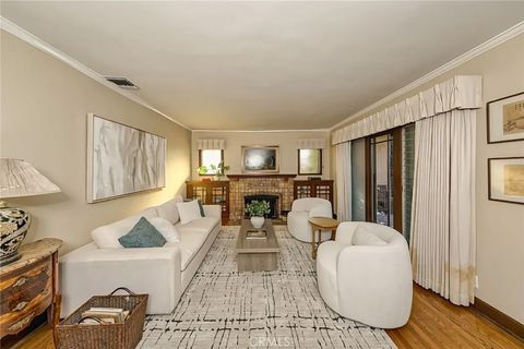 1042 E Tujunga Burbank CA 91501