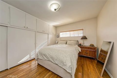 Tiny photo for 1042 E Tujunga Ave, Burbank, CA 91501 (MLS # SB25265013)