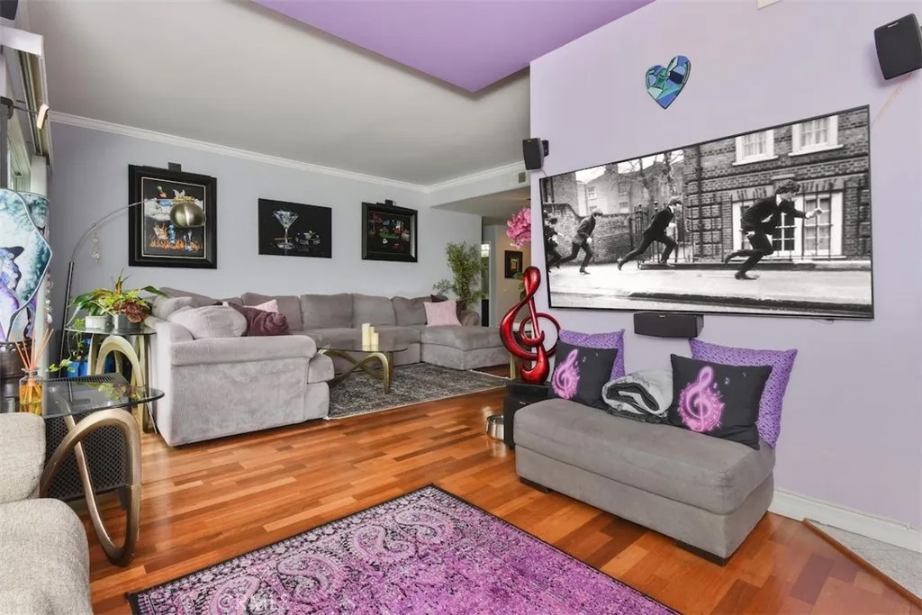 4455 Hazeltine 208