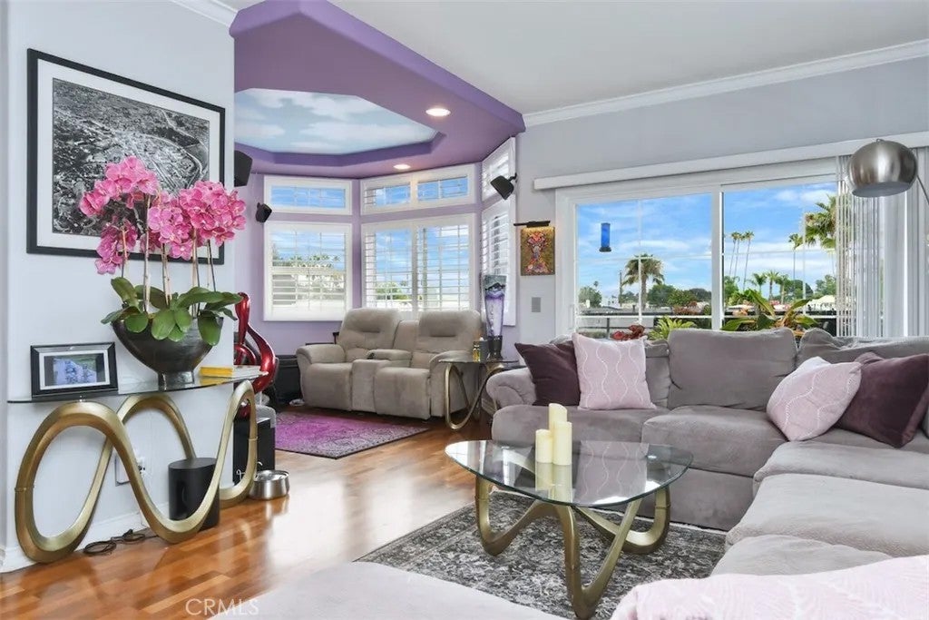 Photo of 4455 Hazeltine AVE #208, Sherman Oaks, CA 91423 (MLS # SR26136025)