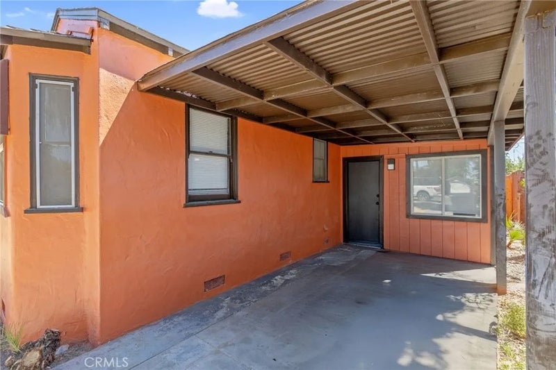 1114 N Conyer