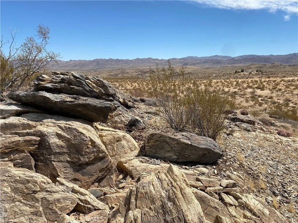 Photo of 3025 Flamingo Ave, Joshua Tree, CA 92252 (MLS # JT26068776)