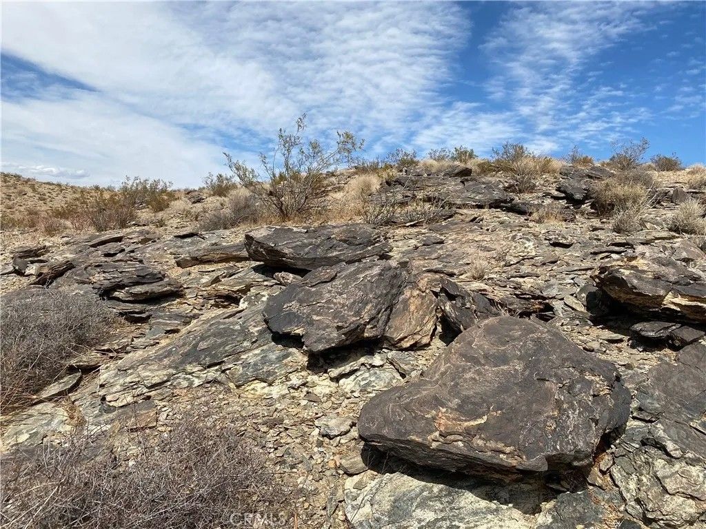 Photo of 3025 Flamingo Ave, Joshua Tree, CA 92252 (MLS # JT26068776)