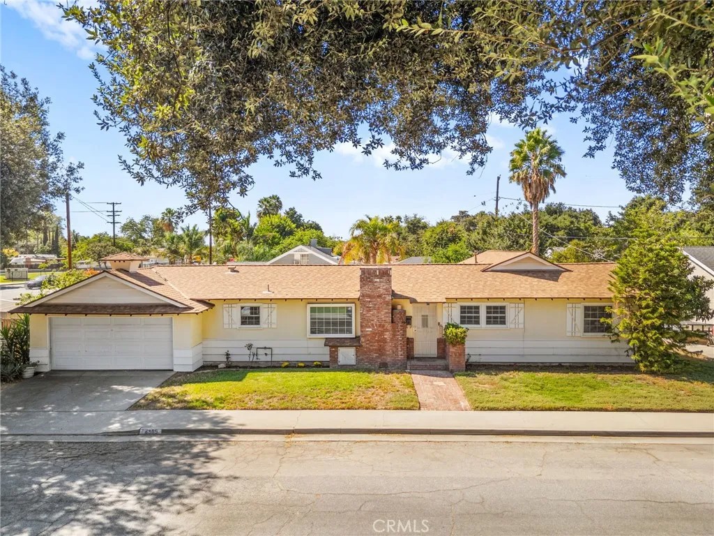 6985 Malibu Drive