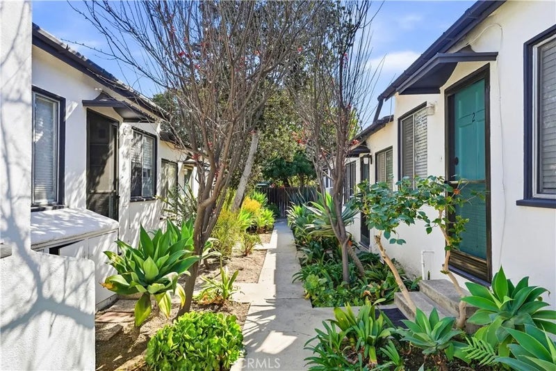 924 Termino Avenue