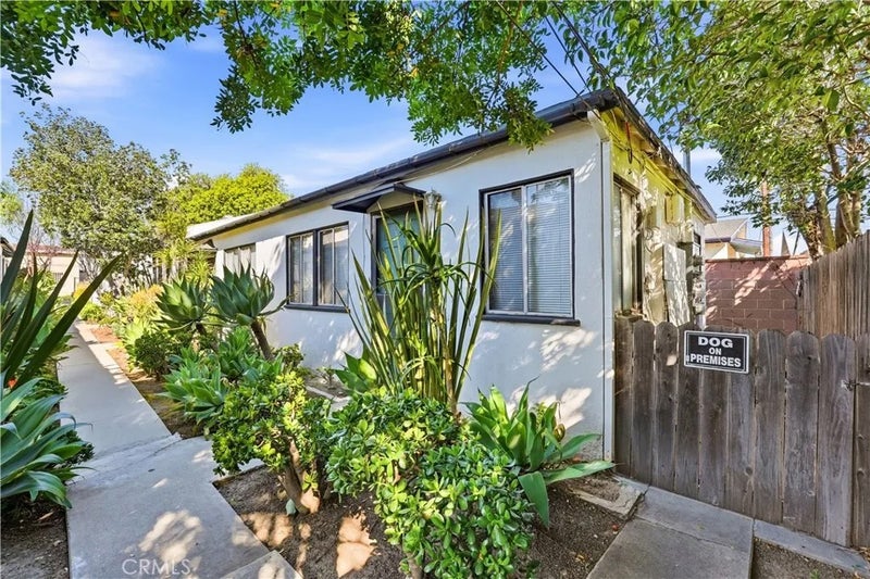 924 Termino Avenue