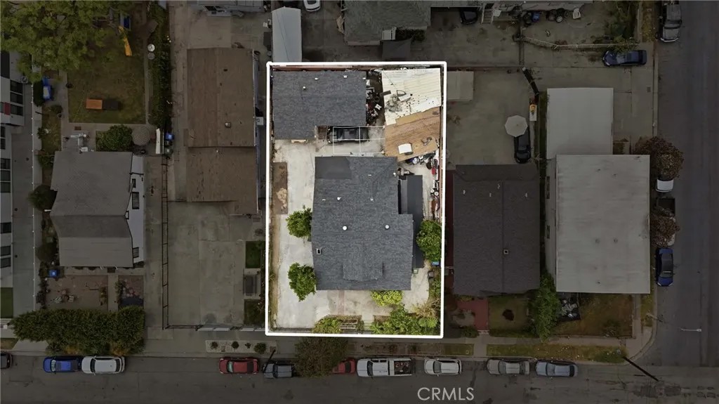 1472 W 37th st Street