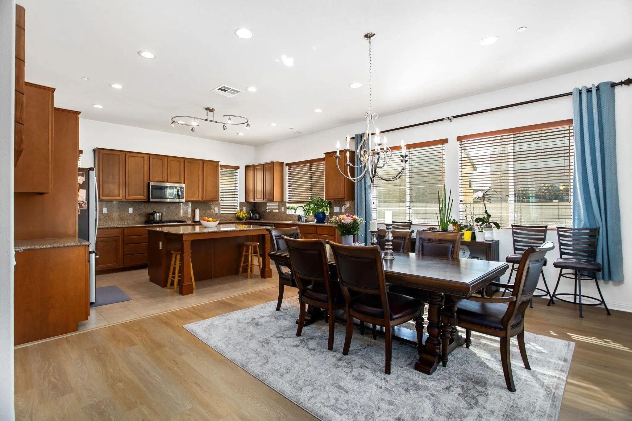 1818 Santa Christina Ave