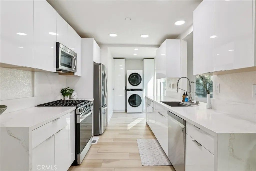 Photo of 142 Marion Boulevard, Fullerton, CA 92835 (MLS # SW26031362)