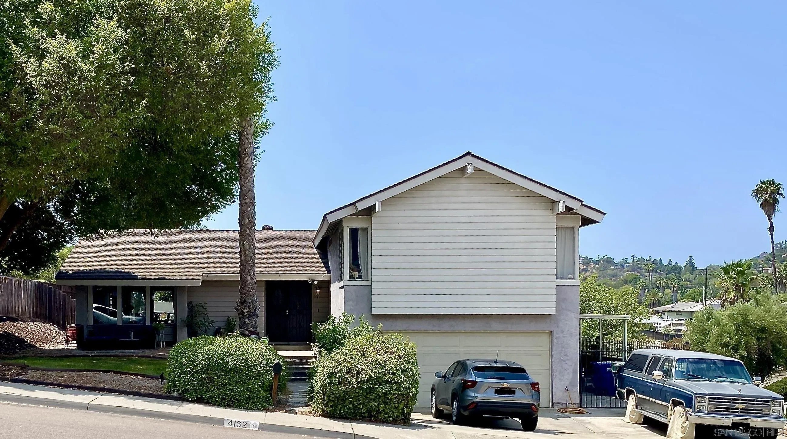 4132 Palm Tree Court