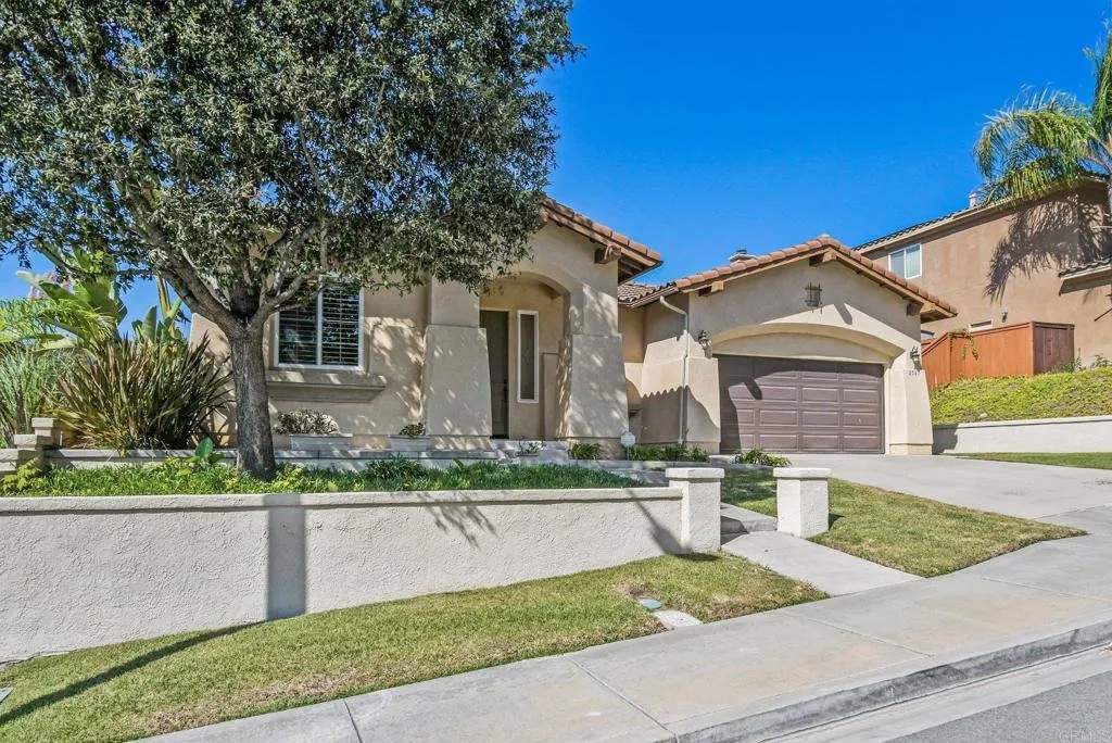 2547 N Trail Court