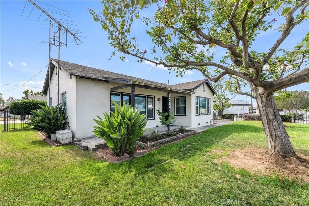 Photo of 3764 Pacific AVE, Jurupa Valley, CA 92509 (MLS # OC26090593)