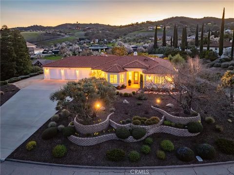 Photo of 2261 Almond Springs, Paso Robles, CA 93446 (MLS # NS26026352)