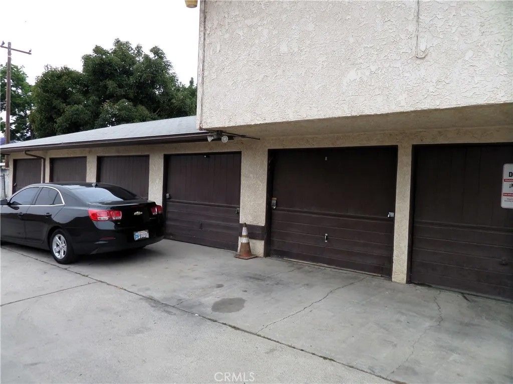 Photo of 414 E 61st St, Long Beach, CA 90805 (MLS # PW26090794)