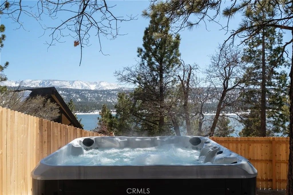 Photo of 955 Deer Trail Lane, Fawnskin, CA 92333 (MLS # IG26017868)