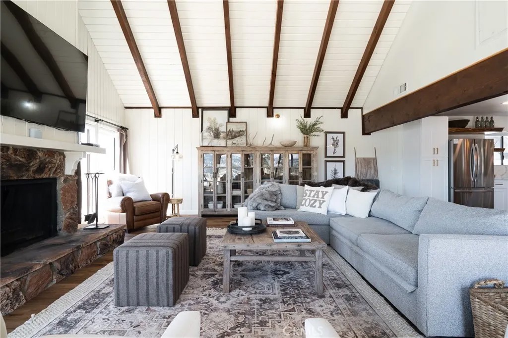 955 Deer Trail Lane