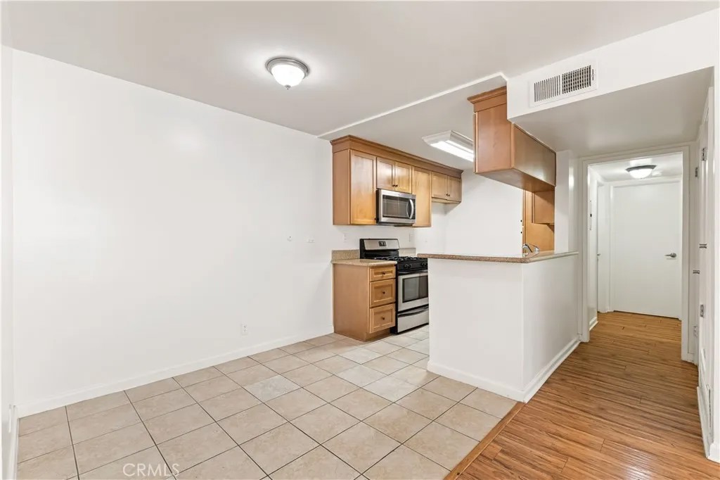 20327 Saticoy Street 102