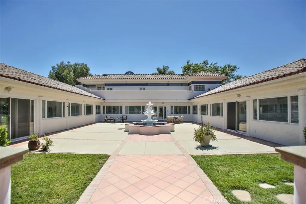3624 Hollins Avenue